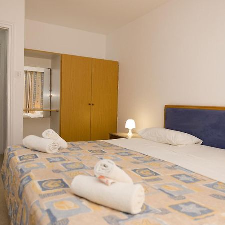 Alecos Hotel Apartments Paphos Ngoại thất bức ảnh