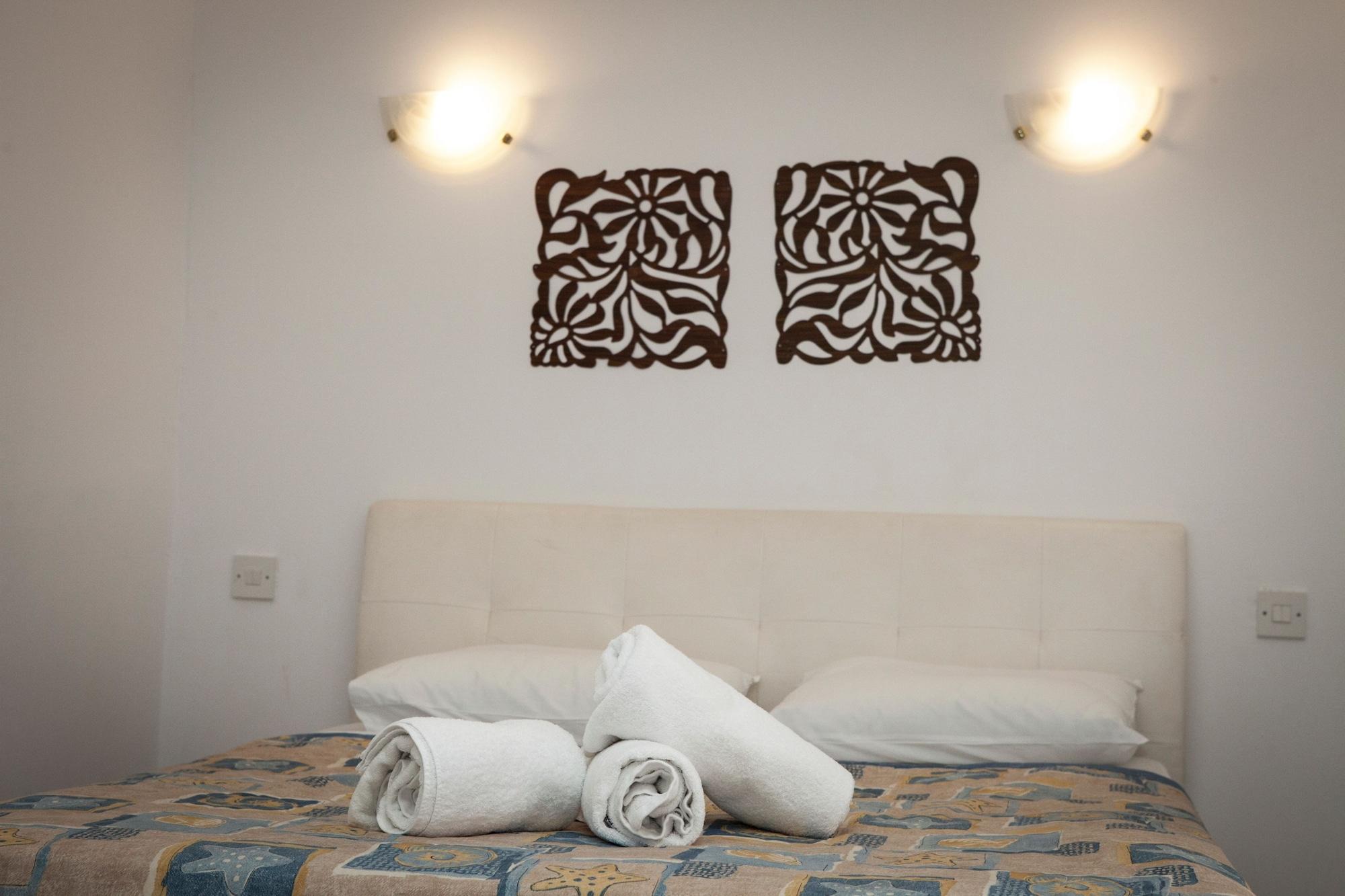 Alecos Hotel Apartments Paphos Ngoại thất bức ảnh