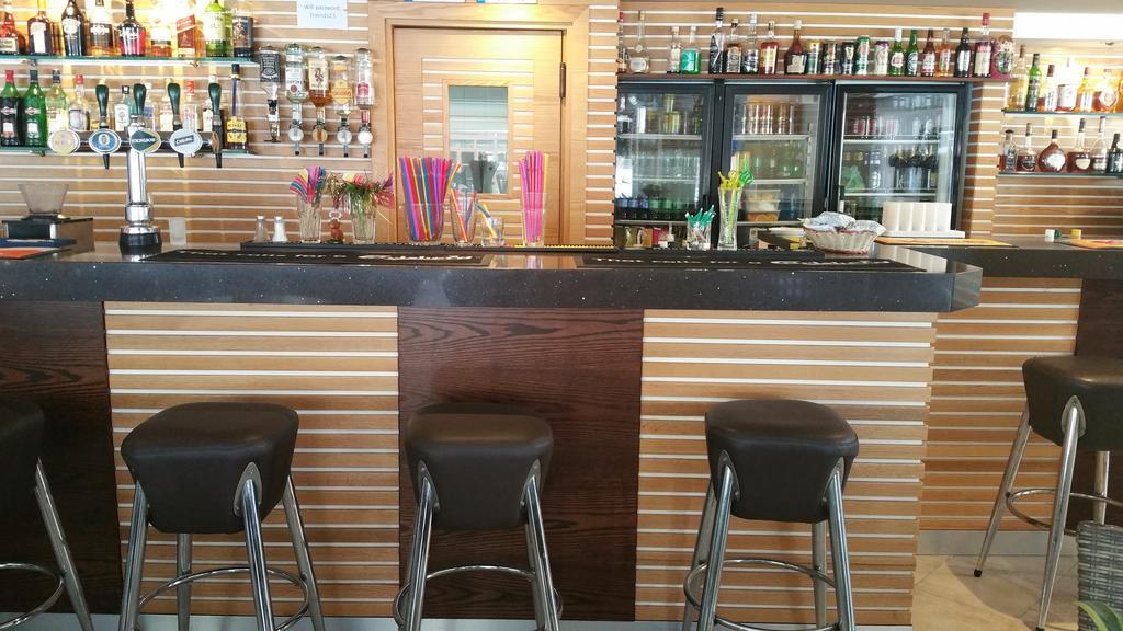 Alecos Hotel Apartments Paphos Ngoại thất bức ảnh