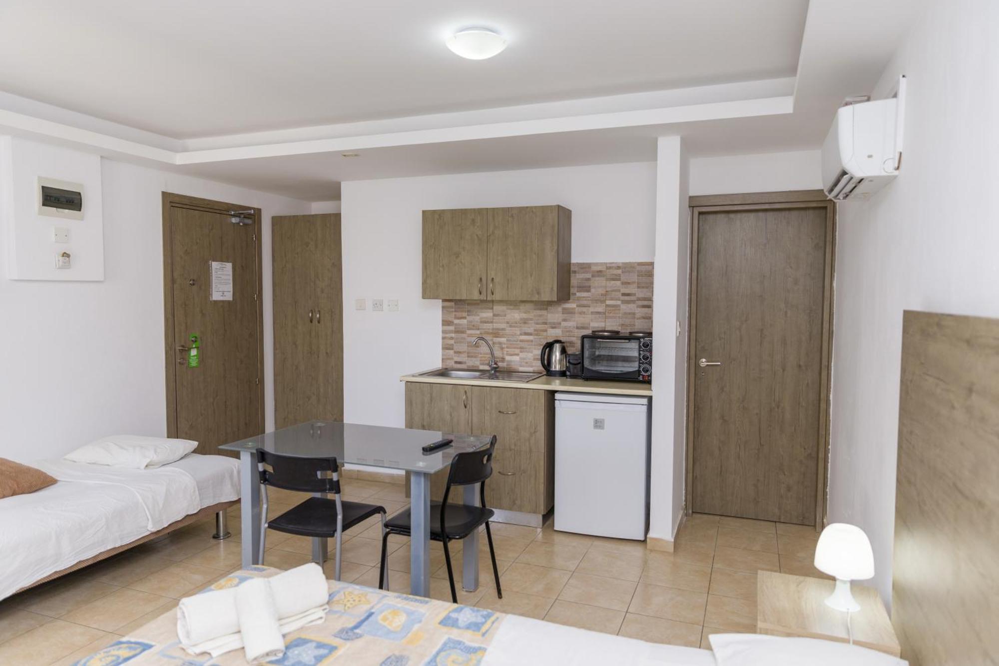Alecos Hotel Apartments Paphos Ngoại thất bức ảnh