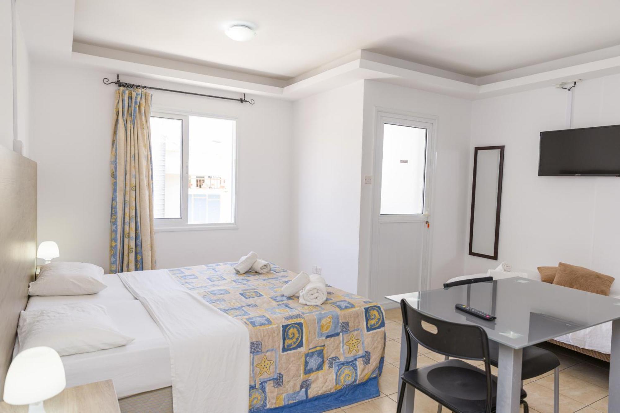 Alecos Hotel Apartments Paphos Ngoại thất bức ảnh