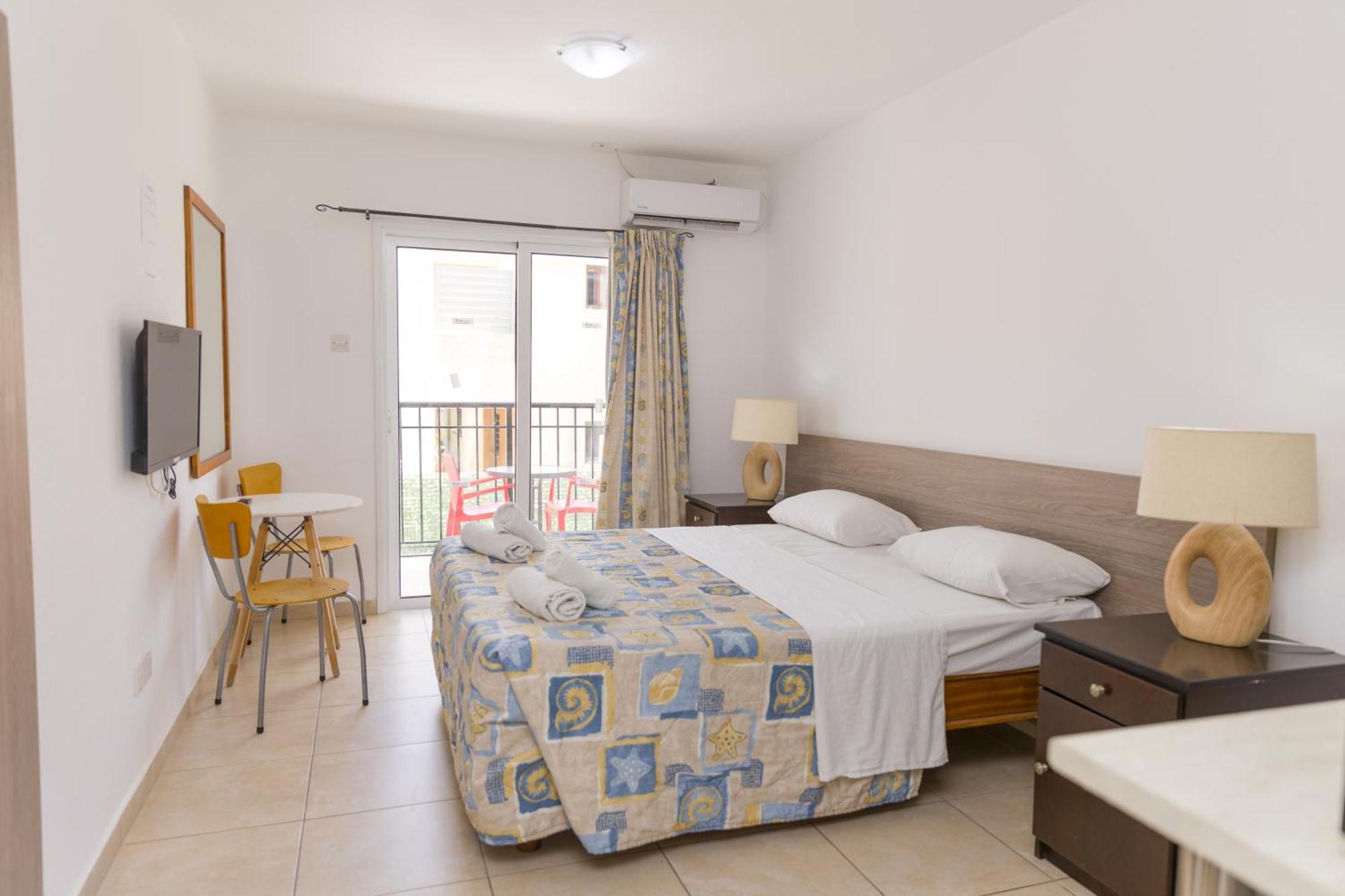 Alecos Hotel Apartments Paphos Ngoại thất bức ảnh