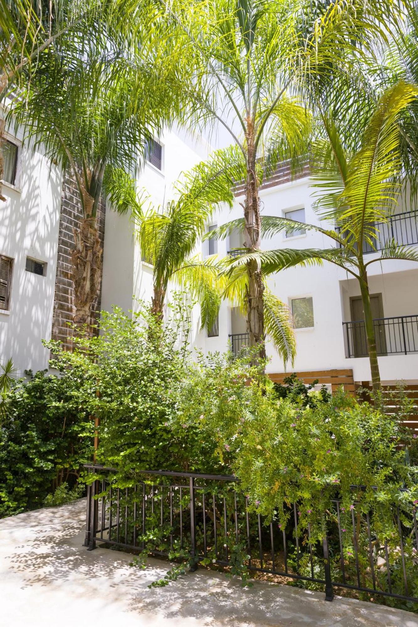 Alecos Hotel Apartments Paphos Ngoại thất bức ảnh