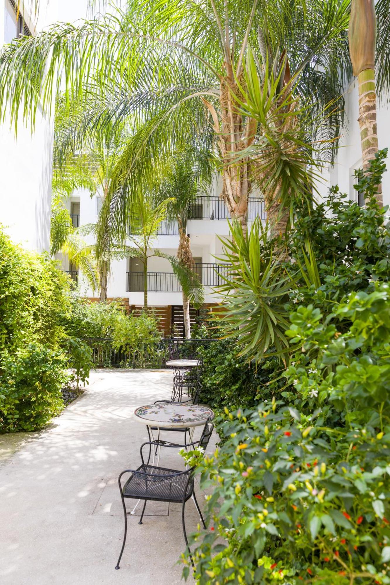 Alecos Hotel Apartments Paphos Ngoại thất bức ảnh