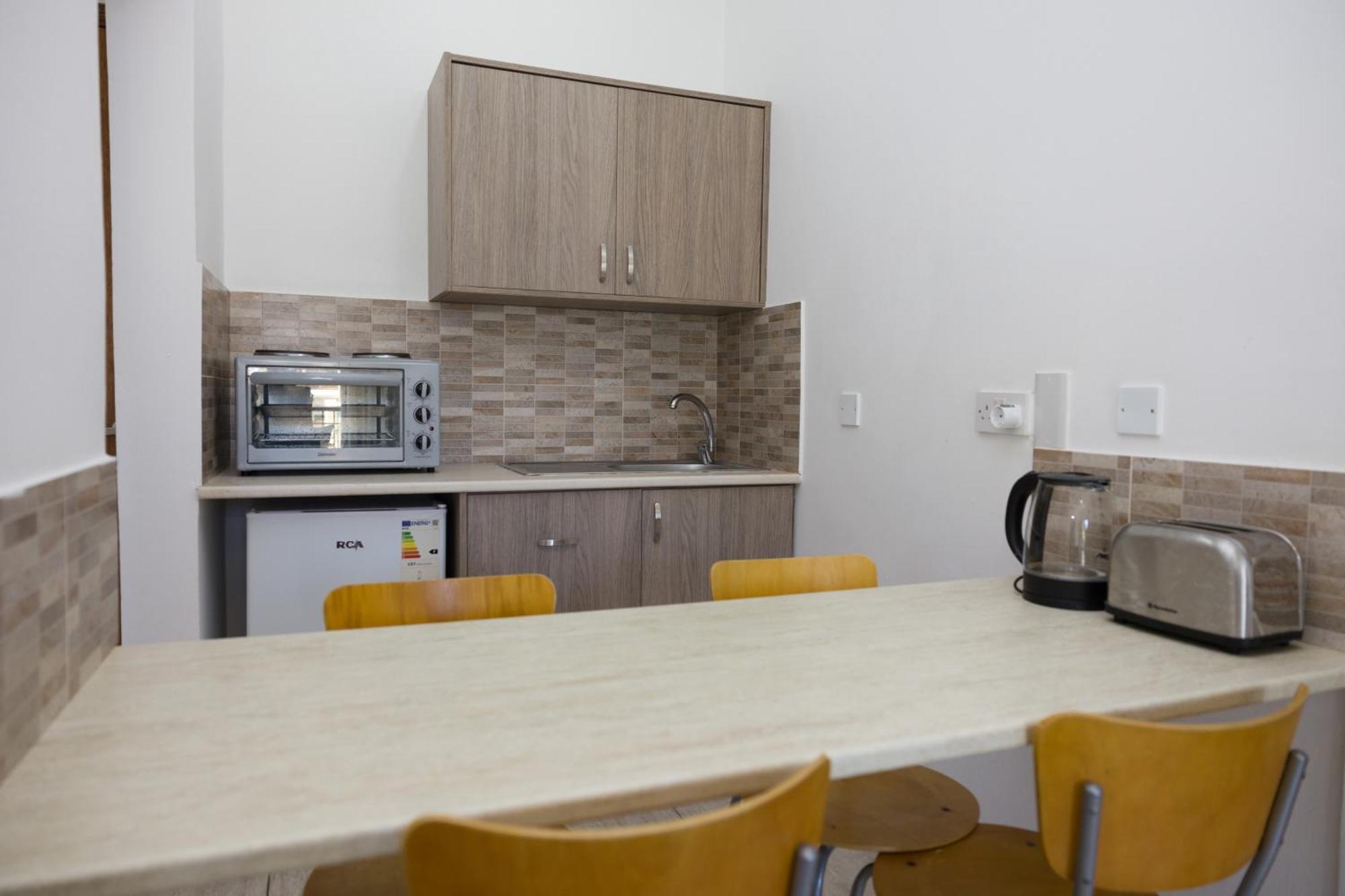 Alecos Hotel Apartments Paphos Ngoại thất bức ảnh